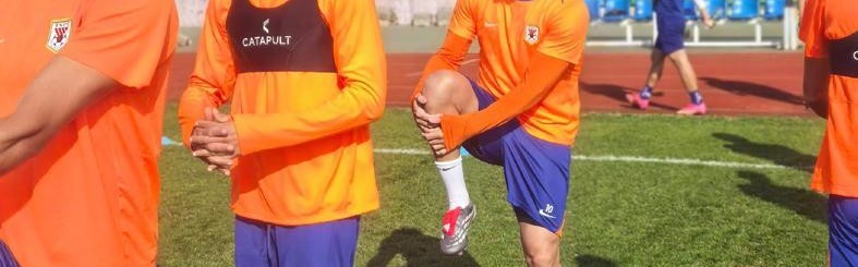 游戏平台-泰山对二雷太宽容了！洛佩斯把彭啸练出来了，1米91中场空降青岛