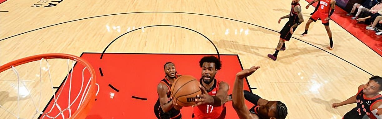 游戏资讯-防守能力相当不错，但火箭锋线新星的三分手感依然没有恢复？