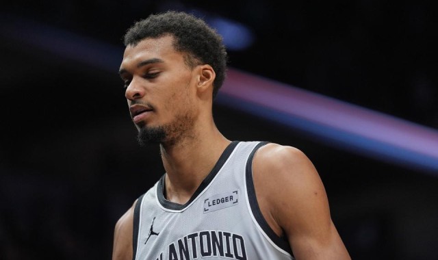 爱游戏首页-华子23分准绝杀森林狼19分逆转马刺 文班29+7戈贝尔6恶犯将禁赛